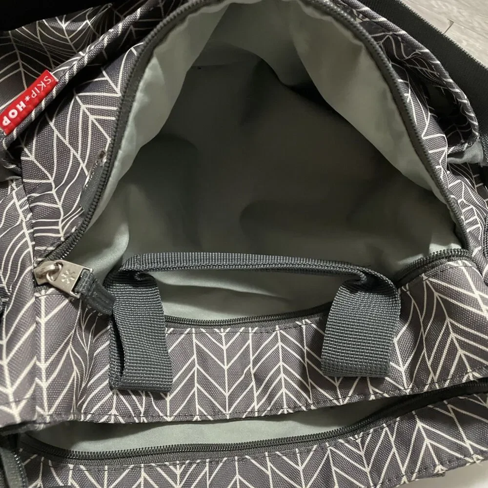 Skip Hop Duo Double Signature Diaper Bag Messenger Tote Gray Chevron 16x15x3.5" - Picture 6 of 8